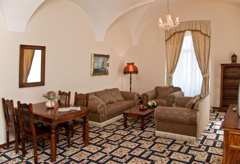 Chateau 4* Zbiroh